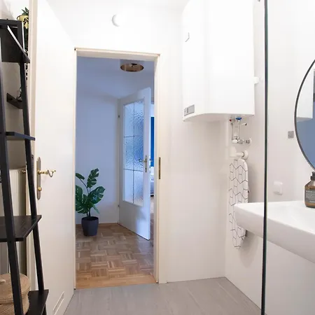 Apartament Quiet Courtyard Altstadt - 2br, Lift & Free Parking By Hero Homes Graz