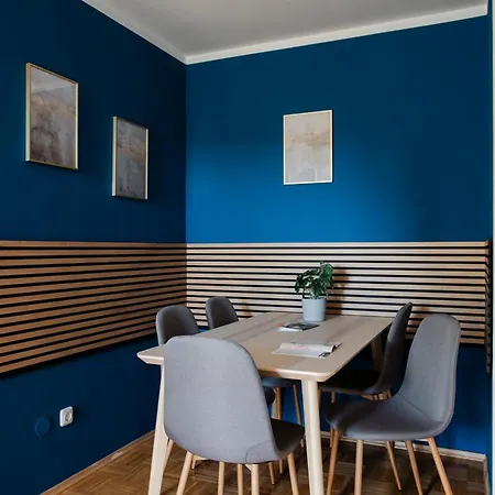 Quiet Courtyard Altstadt - 2br, Lift & Free Parking By Hero Homes Graz