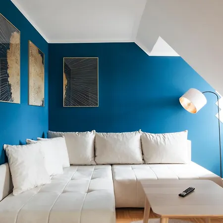 Quiet Courtyard Altstadt - 2br, Lift & Free Parking By Hero Homes * Graz