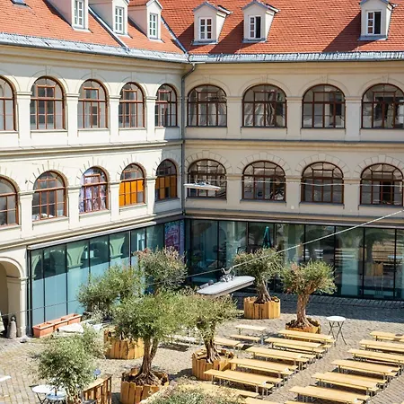 Quiet Courtyard Altstadt - 2br, Lift & Free Parking By Hero Homes